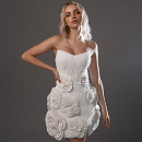 Короткое свадебное платье с 3D цветами фото