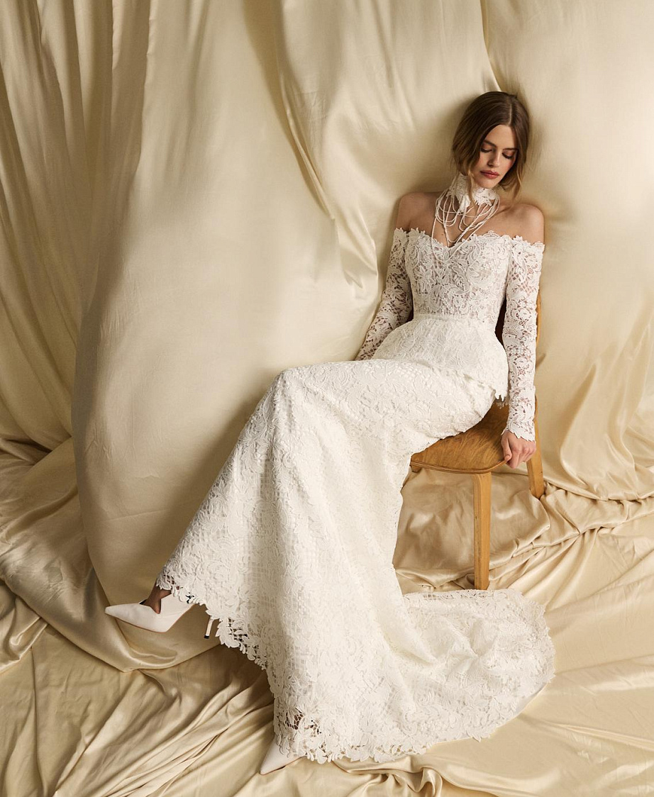 Комплект из хлопкового кружева с баской фото