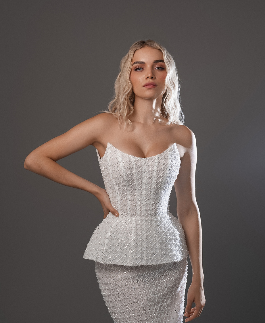 Роскошный комплект расшитый бисером и жемчугом фото