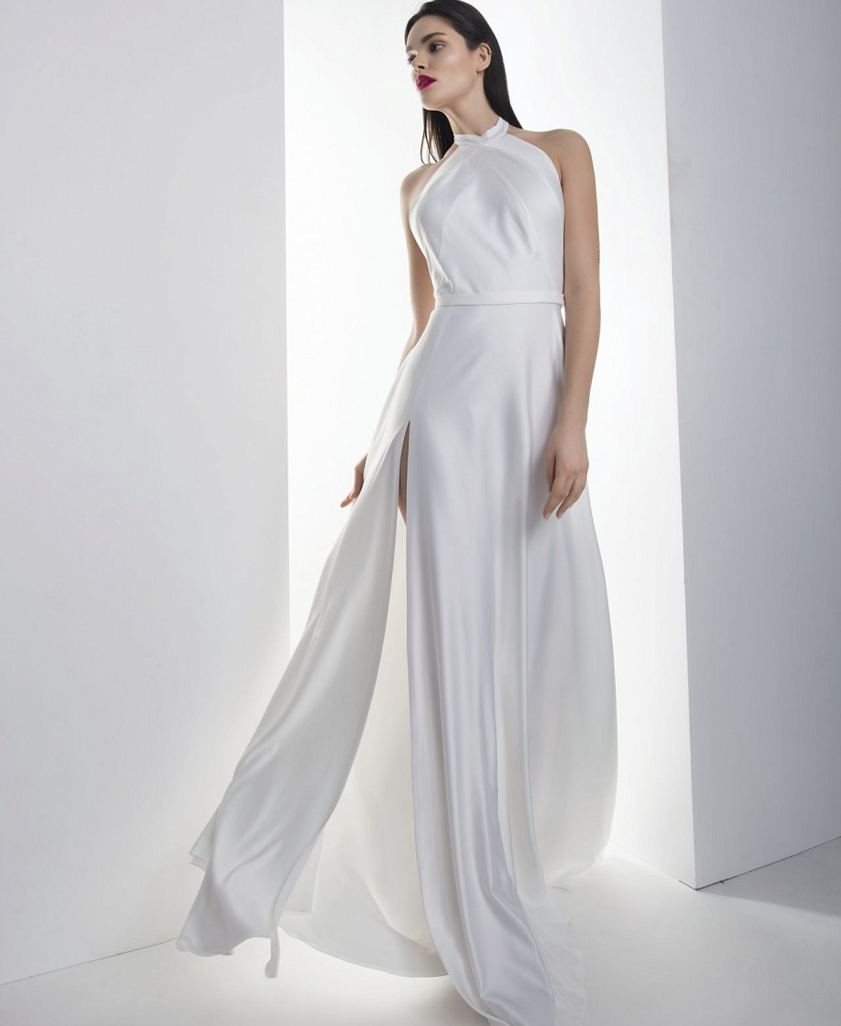 Белое шёлковое платье в пол фото