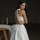 Свадебное платье А-силуэта из дизайнерского кружева с выраженной фактурой фото