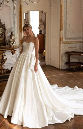 Королевское атласное свадебное платье фото