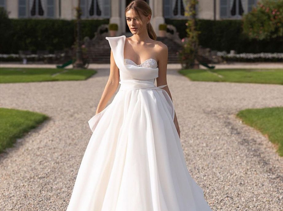 Красивое свадебное платье расшитое стеклярусом фото