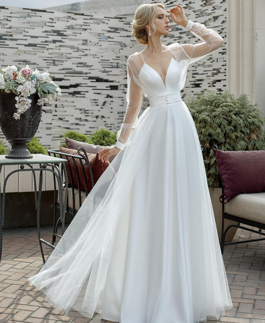 Атласное свадебное платье с прозрачным болеро фото