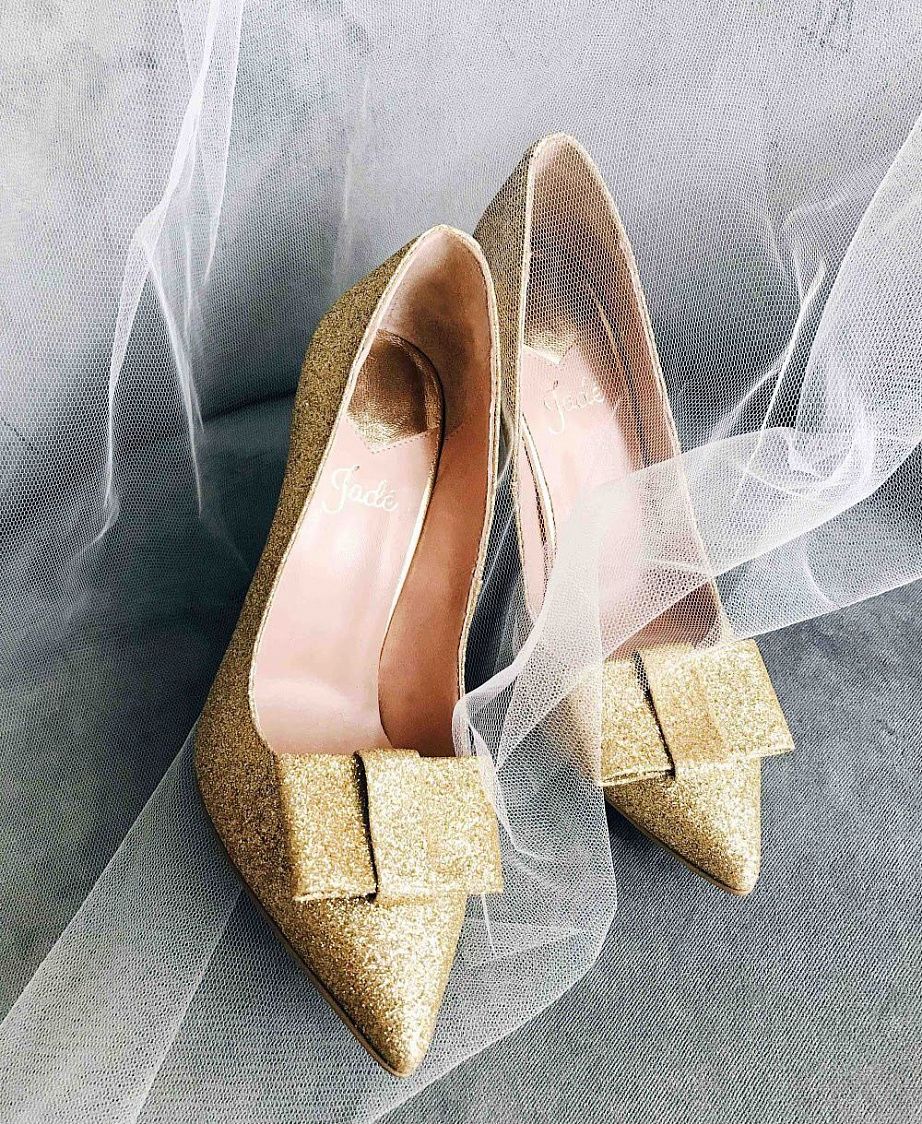 Золотые свадебные туфли фото