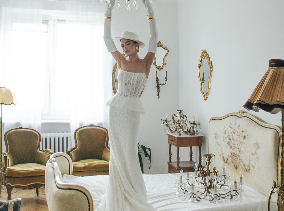 Кружевной свадебный комплект из корсета и юбки фото