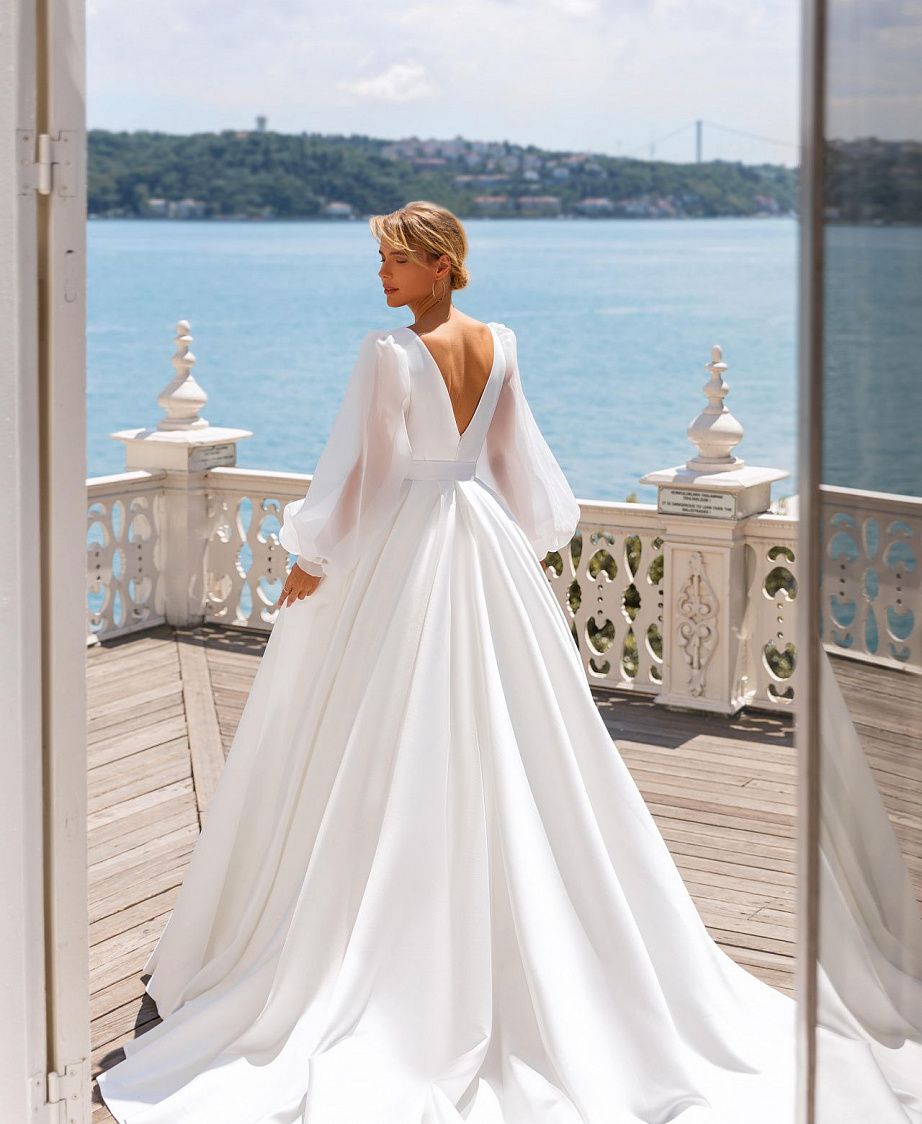 Роскошное свадебное платье в стиле минимализм фото