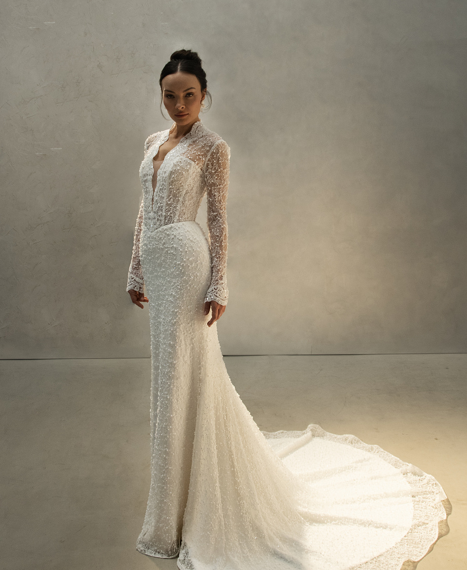 Кружевная русалка с длинным рукавом расшитая жемчугом фото