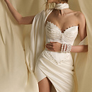 Комплект из атласа с жемчужным декором фото