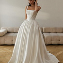 Пышное атласное свадебное платье в стиле принцесса фото