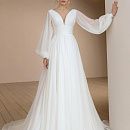 Воздушное свадебное платье с объемными рукавами фото