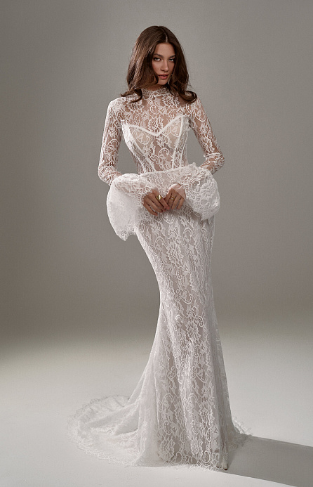 Кружевное платье с длинным рукавом и полупрозрачным корсетом фото