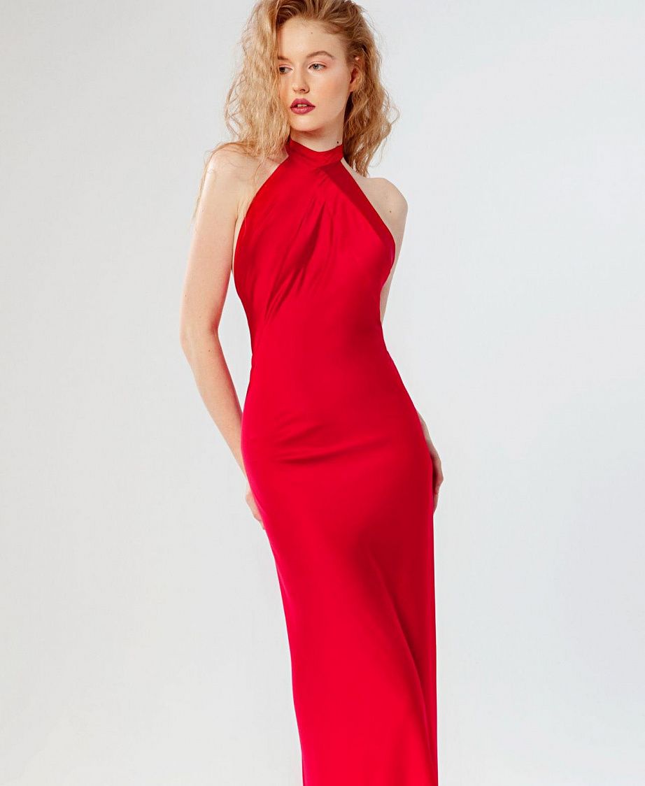 Шёлковое красное платье с открытой спиной фото