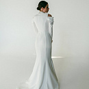 Минималистичное платье силуэта «Рыбка» фото