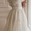 Свадебное платье с мерцающим геометрическим кружевом фото