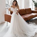 Молочное свадебное платье с блестящим корсетом