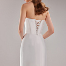 Короткое свадебное платье с открытым верхом из микадо фото