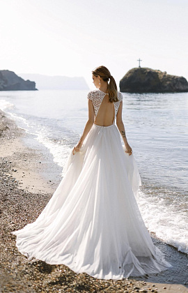 Свадебное платье бохо с открытой спиной фото