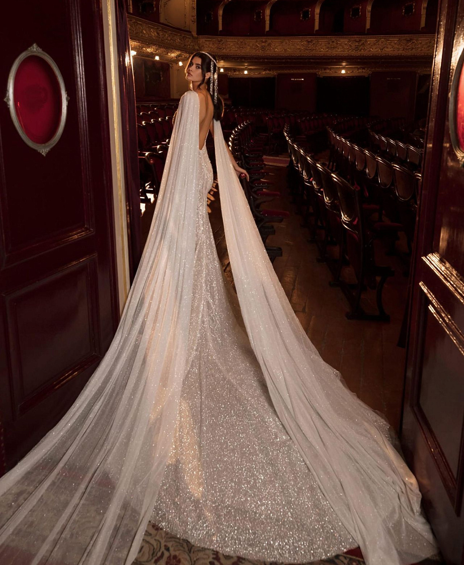 Свадебное платье рыбка со шлейфом фото