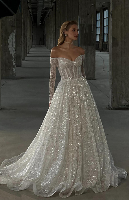 Роскошное мерцающее свадебное платье с рукавами фото