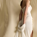 Комплект из атласа с жемчужным декором фото