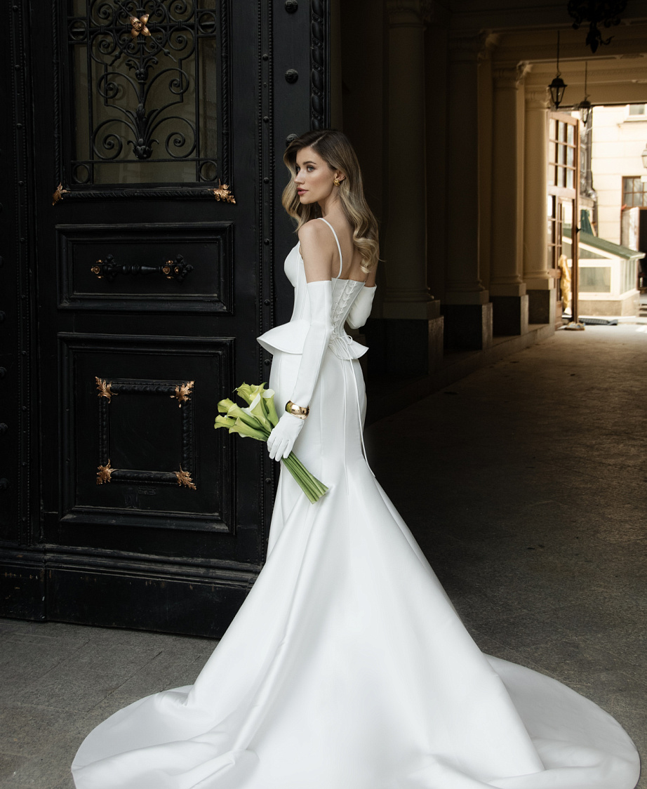 Стильный свадебный комплект из ткани микадо  фото