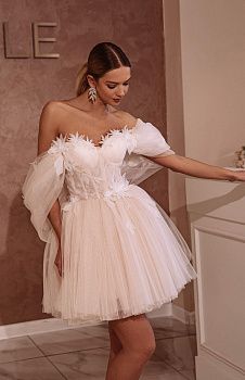 Свадебное платье с короткой пышной юбкой фото