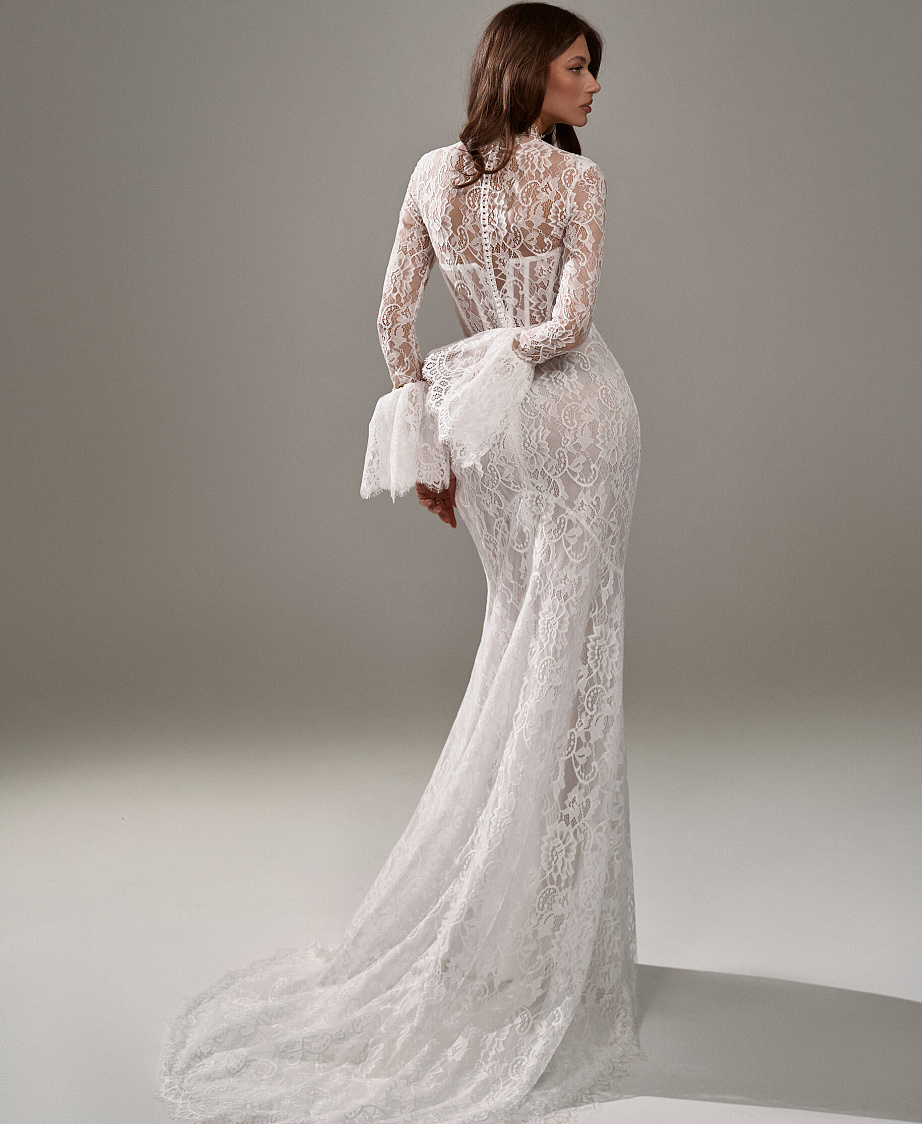 Кружевное платье с длинным рукавом и полупрозрачным корсетом фото