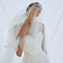 Прямое свадебное платье бюстье из фатина плиссе