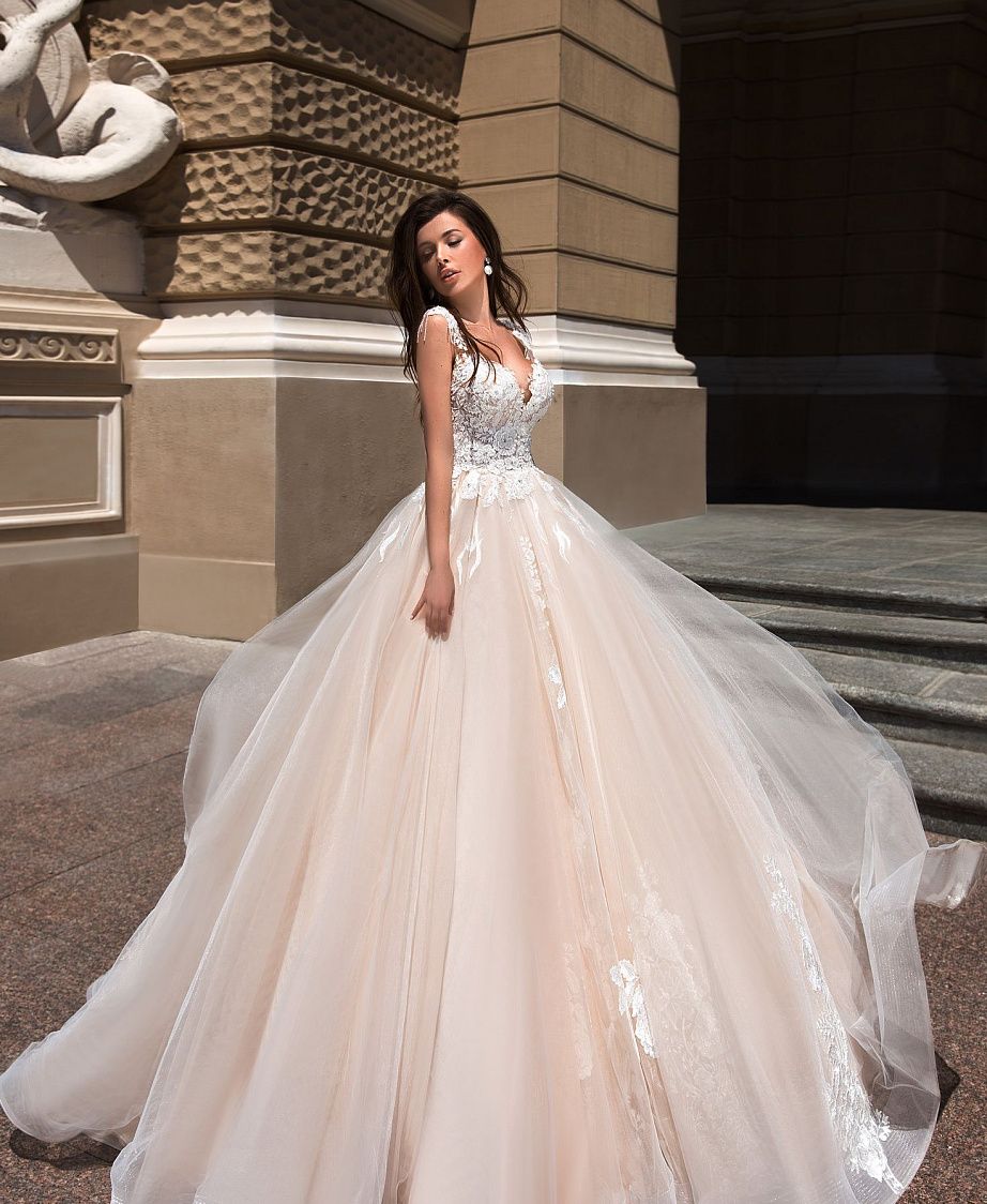 Свадебное платье с красивой спинкой
