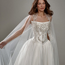 Пышное платье с расшитым корсетом фото