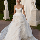 Пышное платье из дизайнерской ткани с атласным корсетом фото