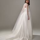 Пышное платье с расшитым корсетом фото