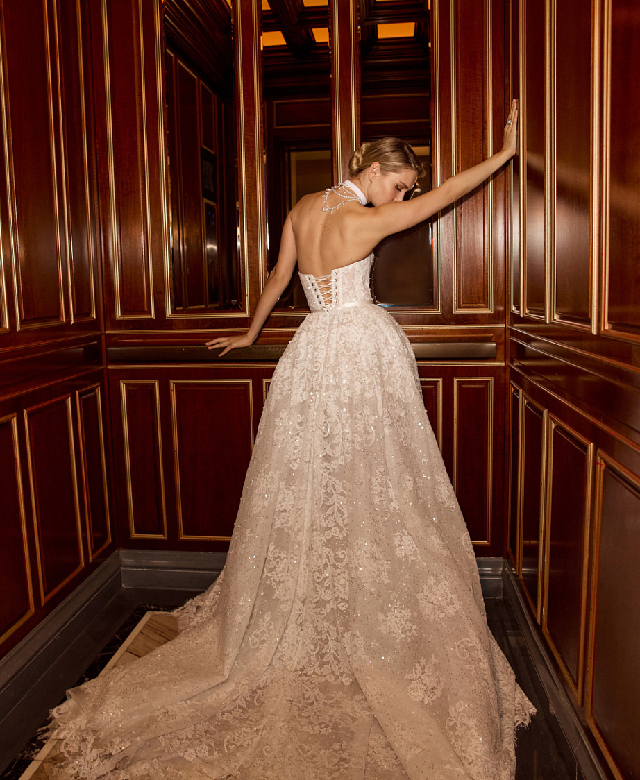 Пышное кружевное свадебное платье со съемным болеро фото