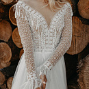 Красивое свадебное платье бохо с кружевными рукавами фото