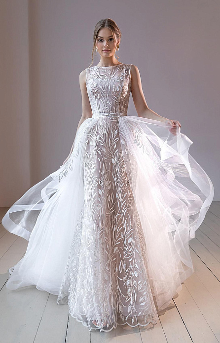 Кружевное свадебное платье со съемным шлейфом фото