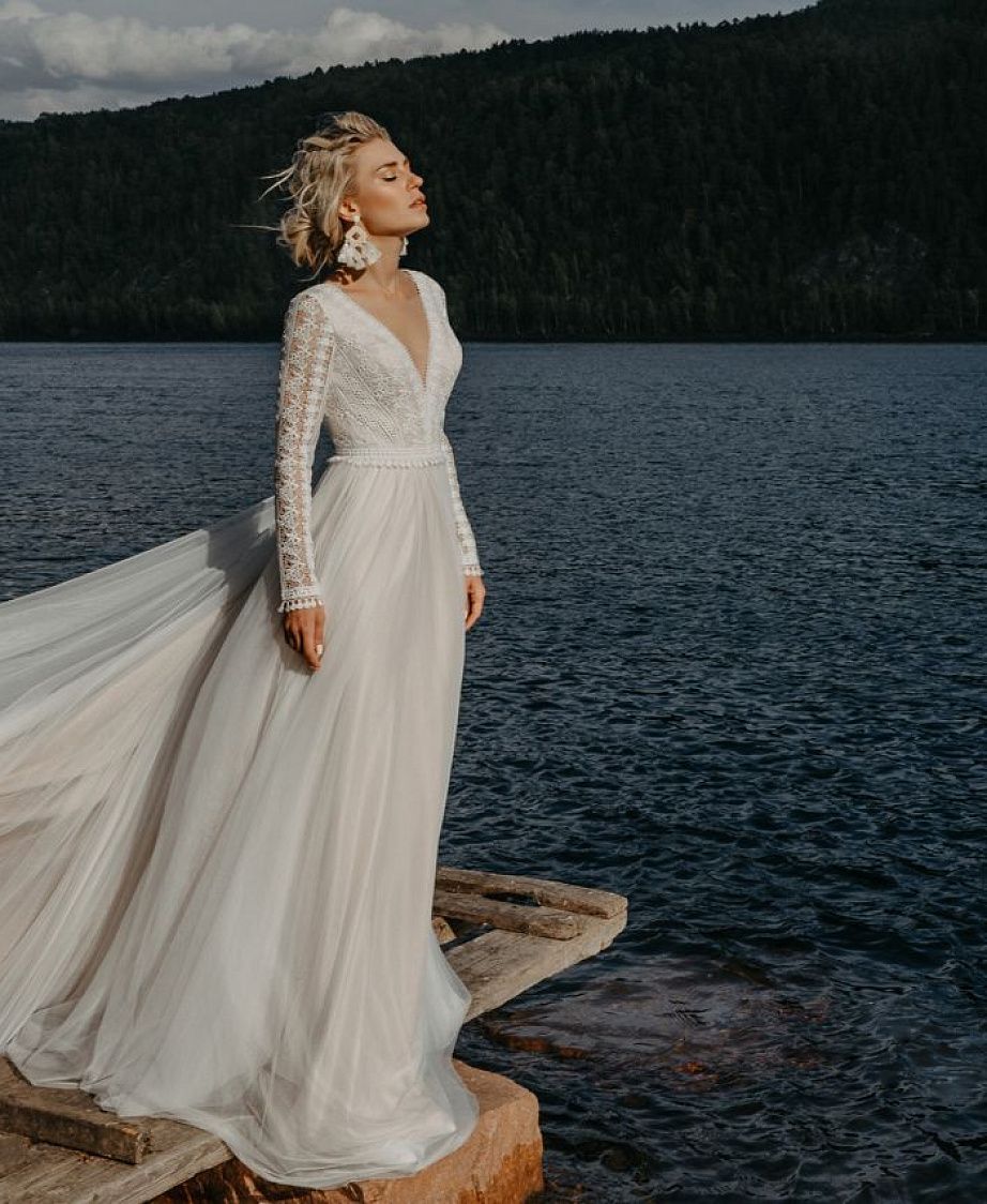 Красивое свадебное платье с открытой спиной фото