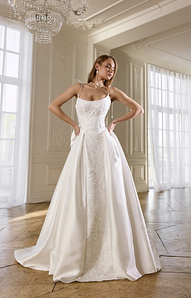 Свадебное платье выполненное из комбинации кружева и атласа фото