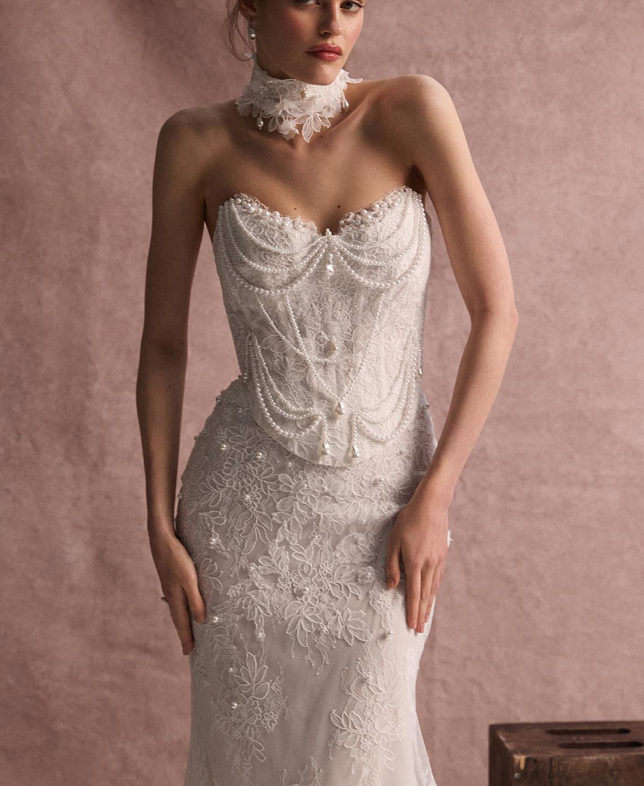 Кружевной комплект расшитый жемчугом фото