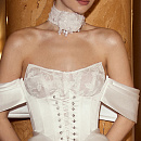 Роскошное свадебное платье из авторского кружева с атласным корсетом фото