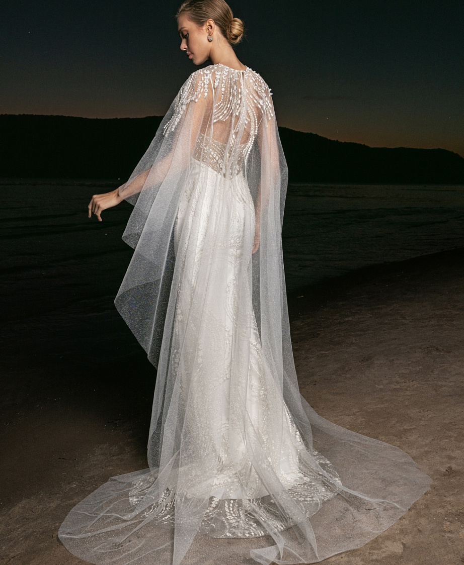 Свадебное платье рыбка в светоотражающей ткани фото