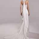 Атласное свадебное платье силуэта-русалка фото