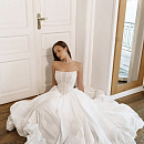 Платье с расшитым корсетом и юбкой из тафты фото