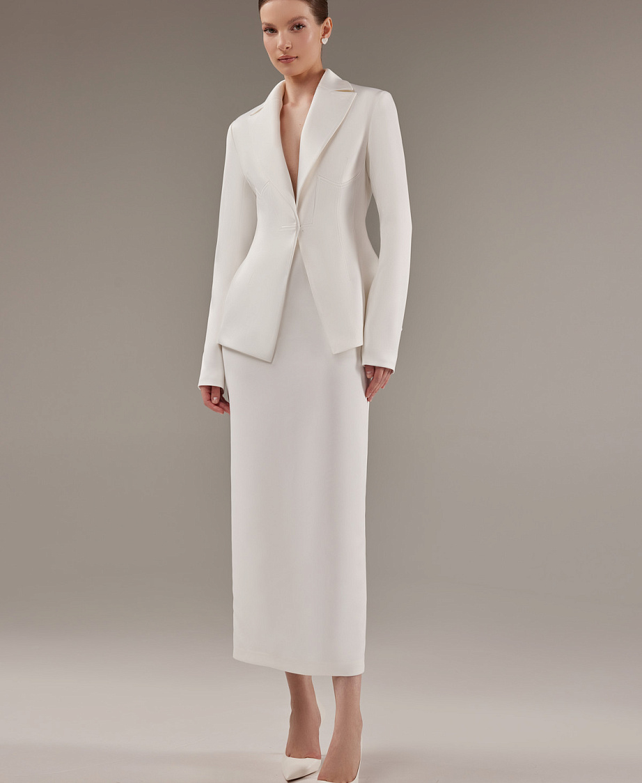 Свадебный костюм из атласа с юбкой-карандаш фото