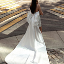 Свадебное платье мини с большим бантом фото