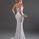 Роскошное свадебное платье русалка с декором из бус фото