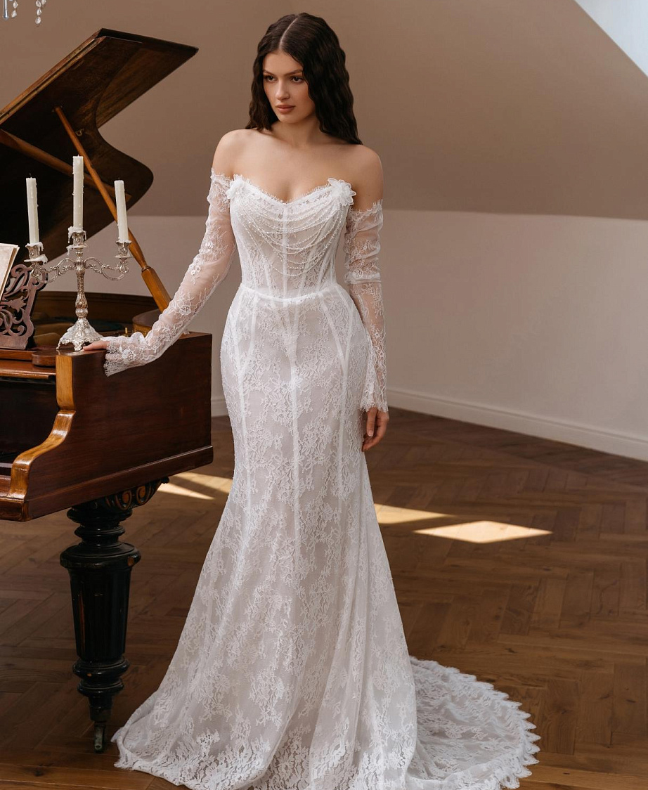 Кружевное свадебное платье со съемным болеро фото