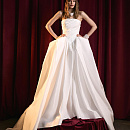 Эффектное свадебное платье из тафты с драпированным корсетом фото