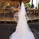 Бежевое свадебное платье рыбка фото