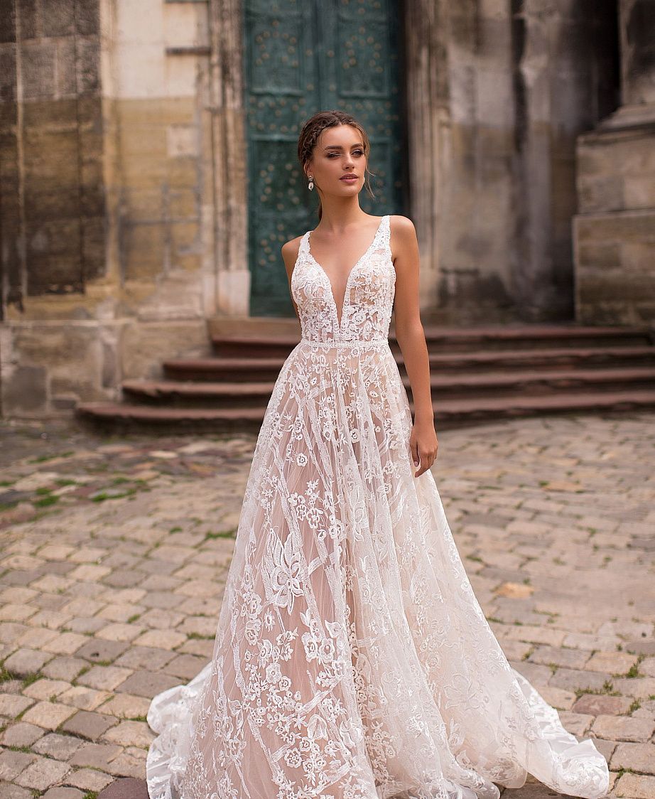 Свадебное платье с необычным кружевом фото